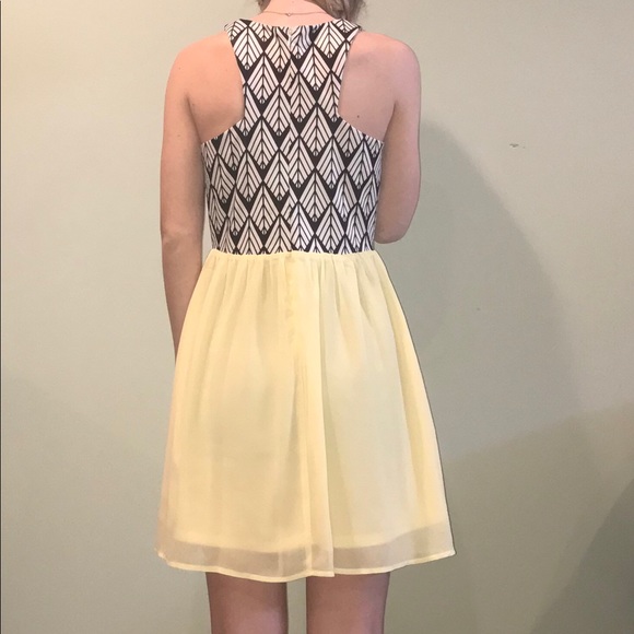 Bright & Cheery Lulu’s Sun Dress - Picture 3 of 3